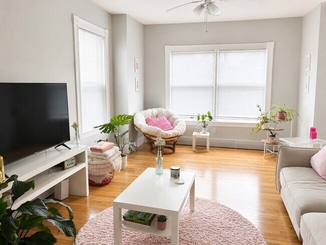 Photo - 14 Hartland St Unit 2