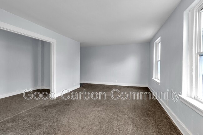 Building Photo - 870 Lafayette Ave Unit 306