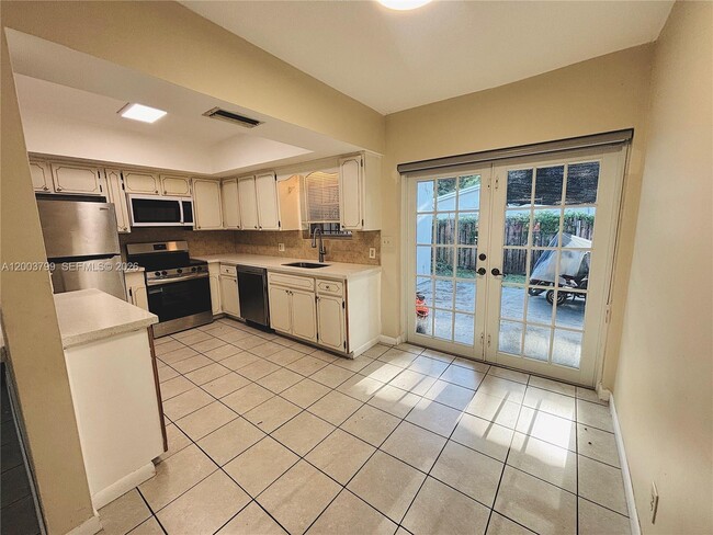 Photo - 1050 SW 2nd Ave Unit 1050