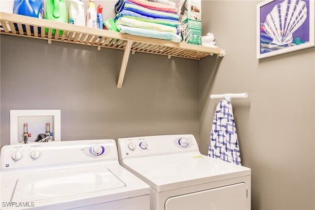 Building Photo - 9081 Albion Ln S