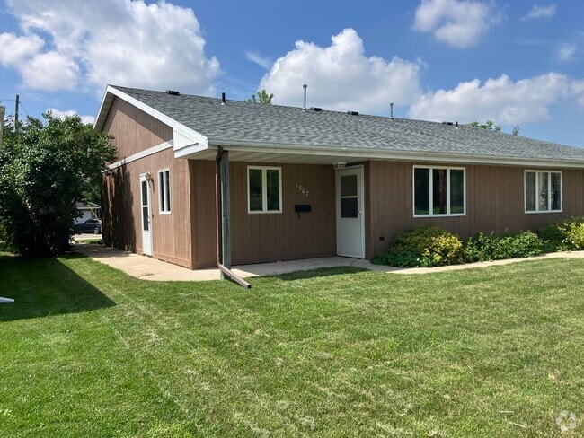 Building Photo - 1507 S Perkins St Rental