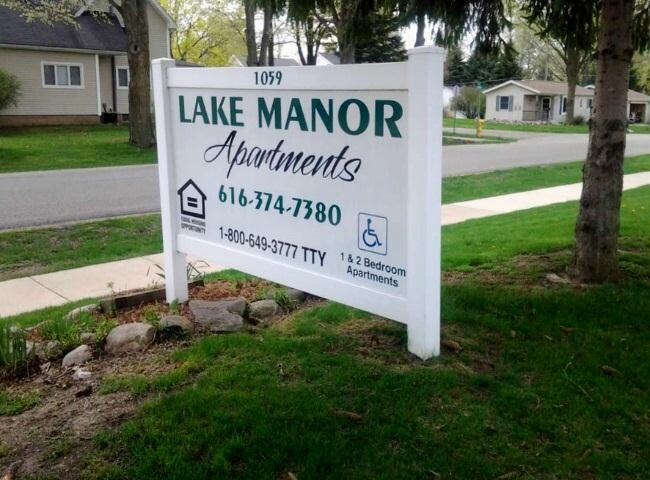 Sign - Lake Manor Apartments