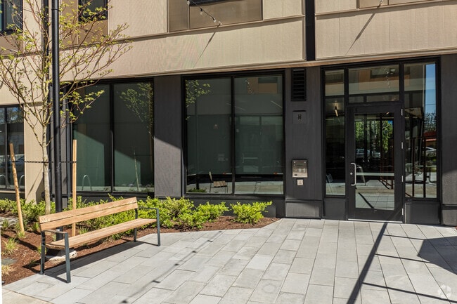 Entrace - Aldea at Glisan Landing