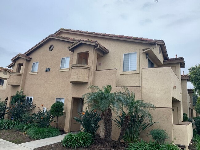 Building Photo - Convenient location!! Upper 1 bedroom clos... Unit 234 Rental