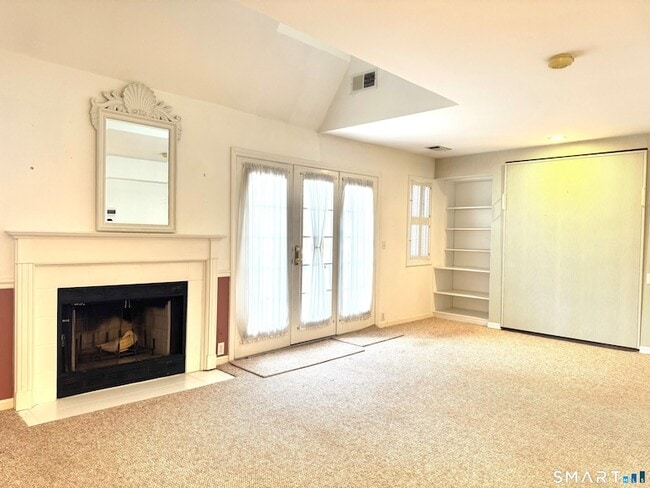 823 Old Pond Ln