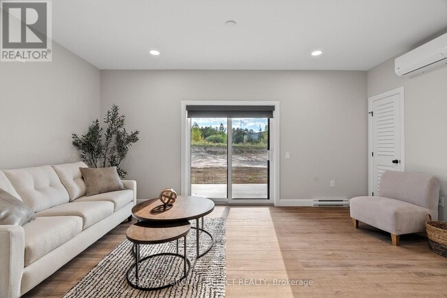 Photo - 13 Moonlight Ct