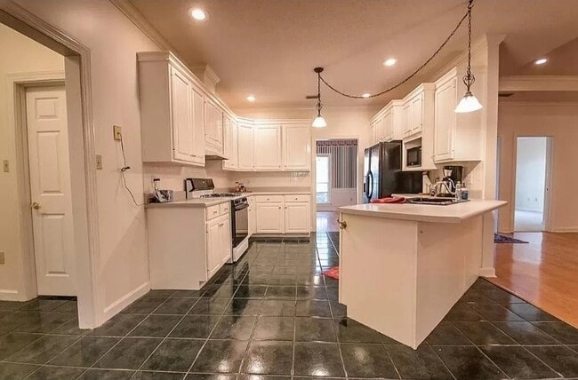 Photo - 2 Lake Laurie Dr