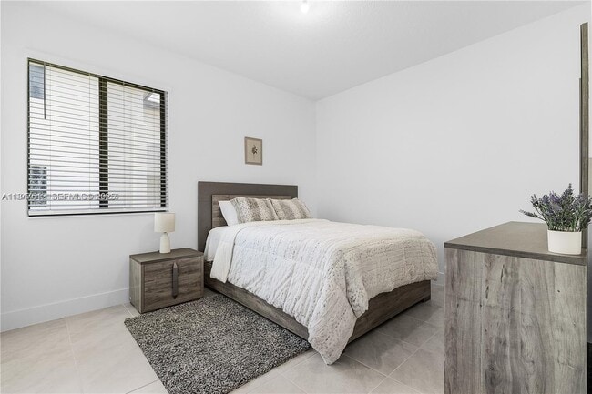 Photo - 5061 Panella Ave