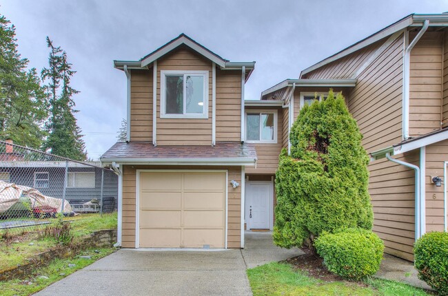 Shoreline Townhome for Lease - Great Location - Shoreline Townhome for Lease - Great Location