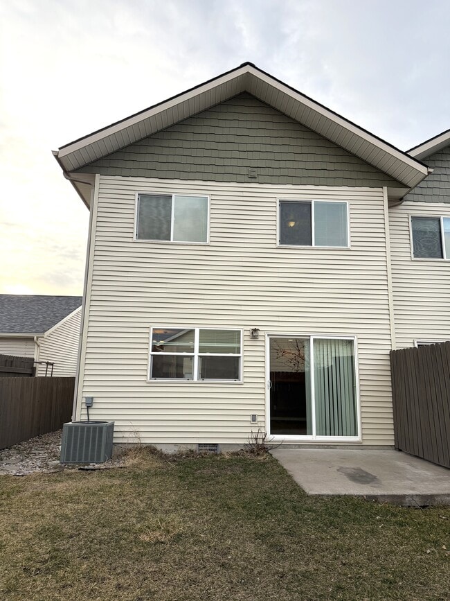 Photo - 205 Cooperative Way