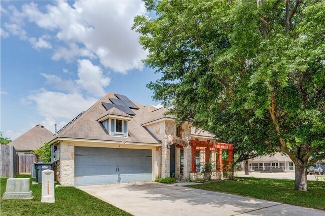 Building Photo - 940 Oak Lynn Dr