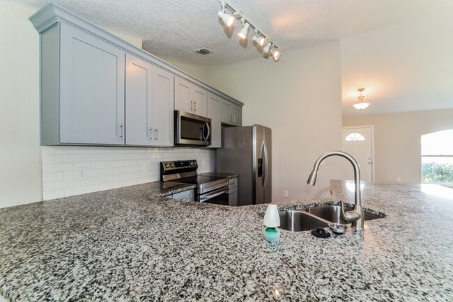 Photo - 2897 Grayton St
