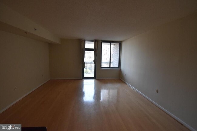 Photo - 851 N Glebe Rd Unit 1410