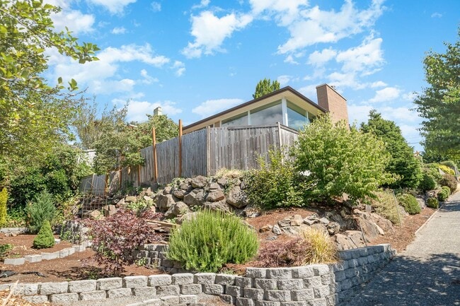 Photo - 3Bd/2.75Ba Seattle House