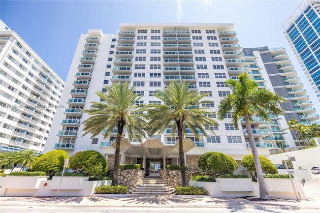 Building Photo - 6917 Collins Ave Unit 1404 Rental