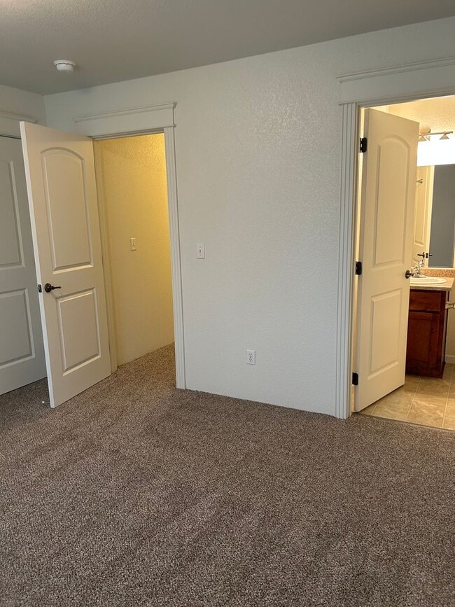 Photo - 3 Bedroom 2.5 Bath Duplex