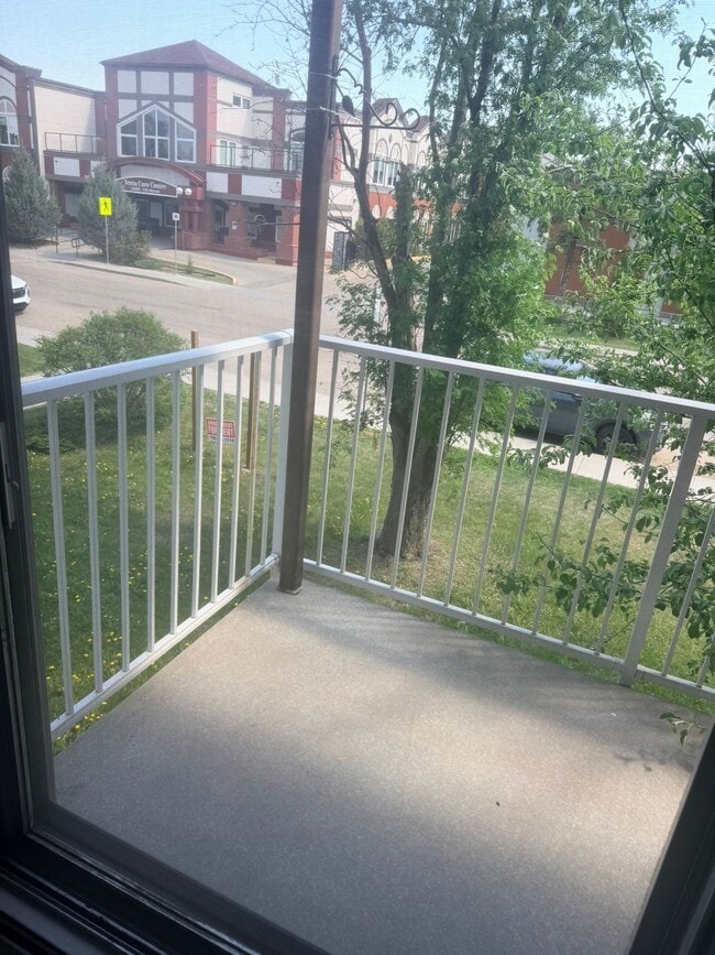 Photo - 13516-102 102 St NW Unit 202