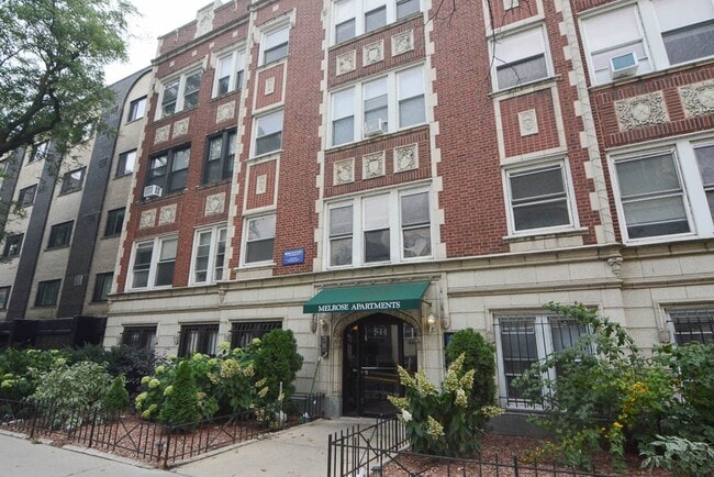 Building Photo - 457 W Melrose St Unit 102