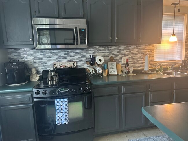 Photo - 1857 Division Rd