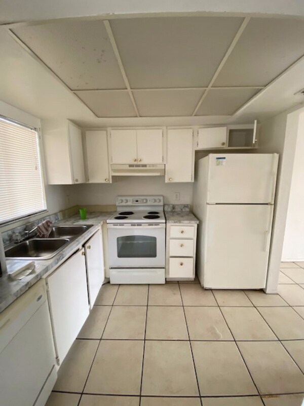 Photo - 2320 Maple Ave