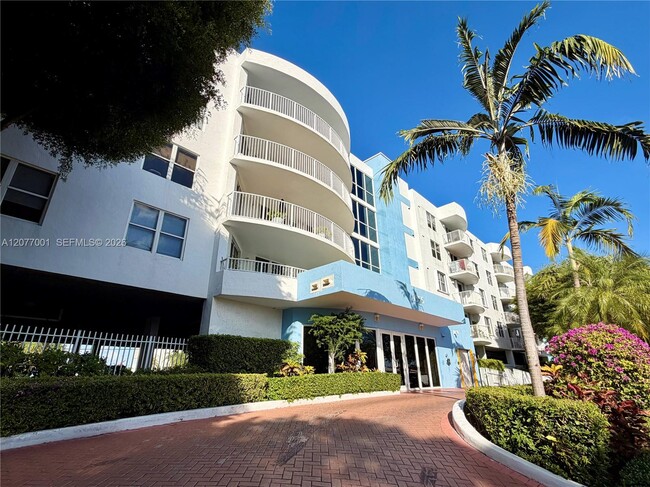 Building Photo - 1555 N Treasure Dr Unit 412