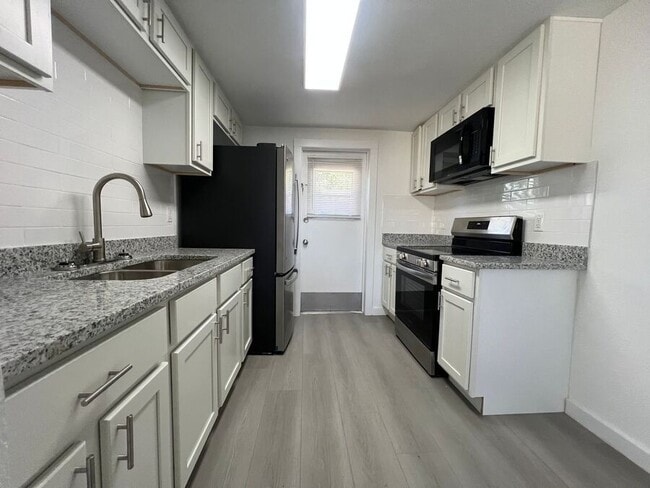 Photo - 9406 Goldenrod Rd Unit B