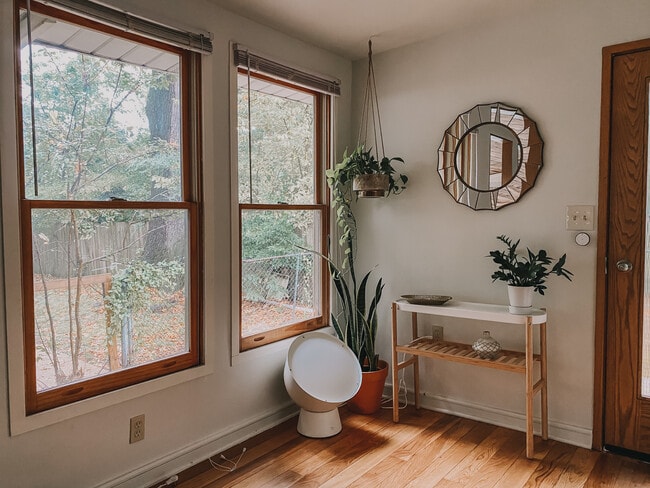 Building Photo - 2012 Harbert Ave Unit #3