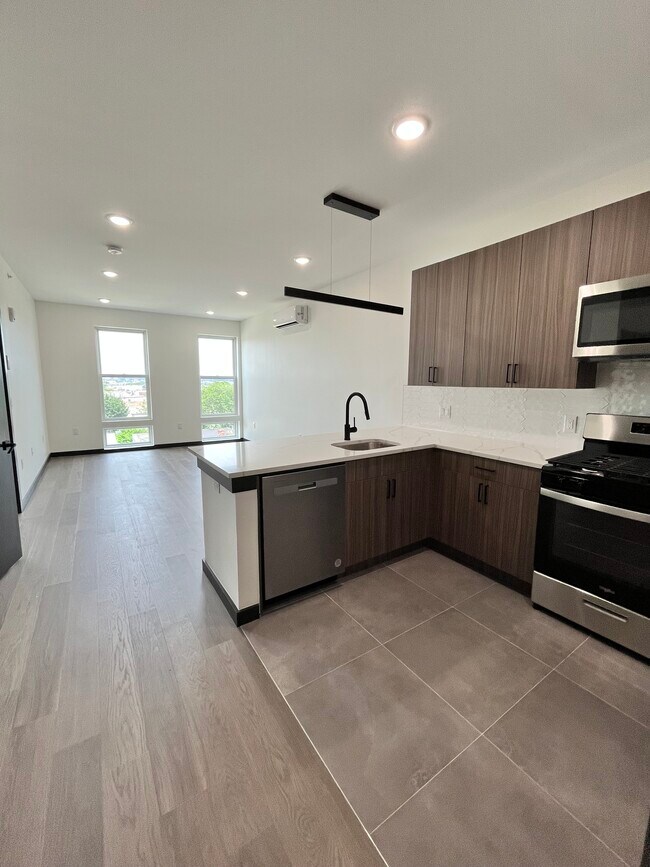 132 Mallory Ave 507