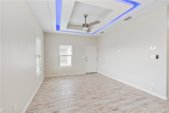 Photo - 13 Whitewing Ave Unit 2