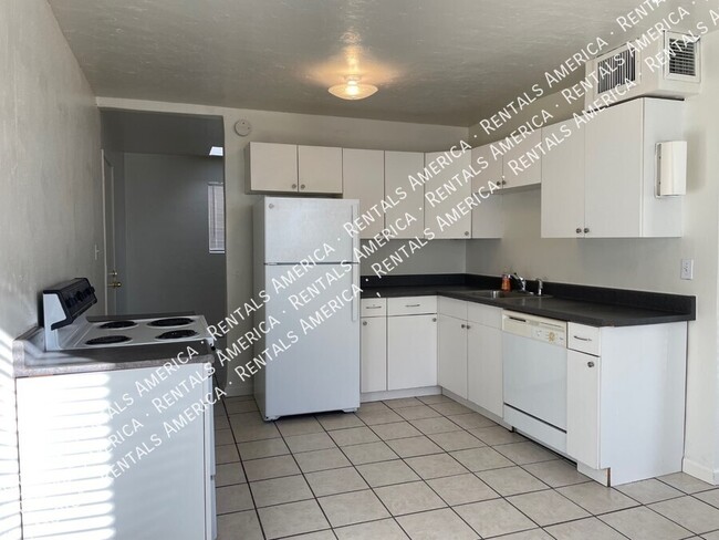 Photo - 8835 N 28th Ave