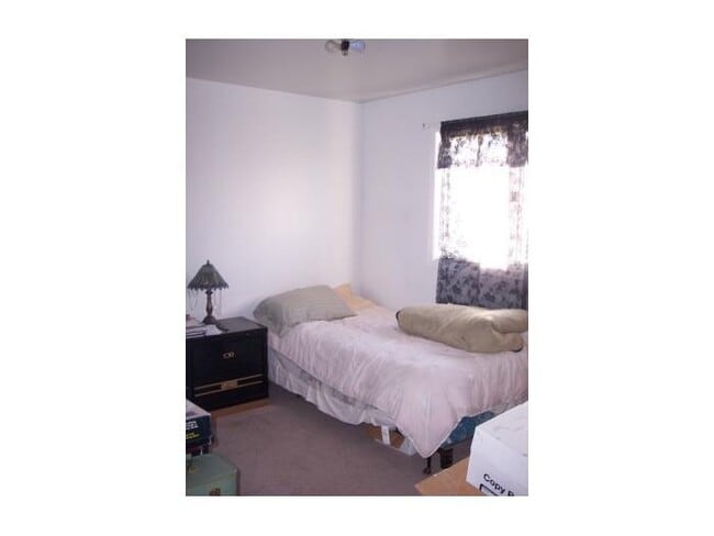 Photo - 2213 Lathrop St