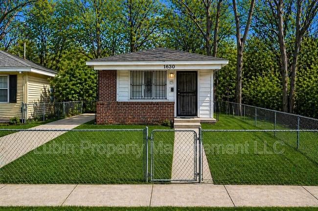 Building Photo - 1630 Preston St