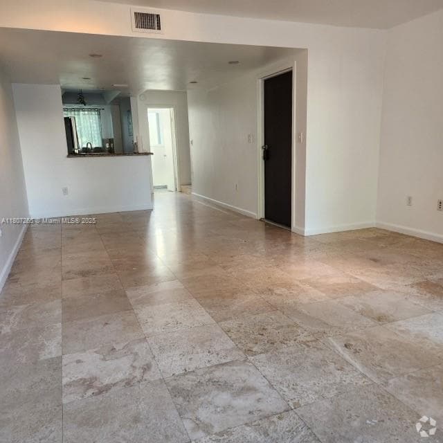 Building Photo - 1914 SW 17th Ave Unit 24 Rental
