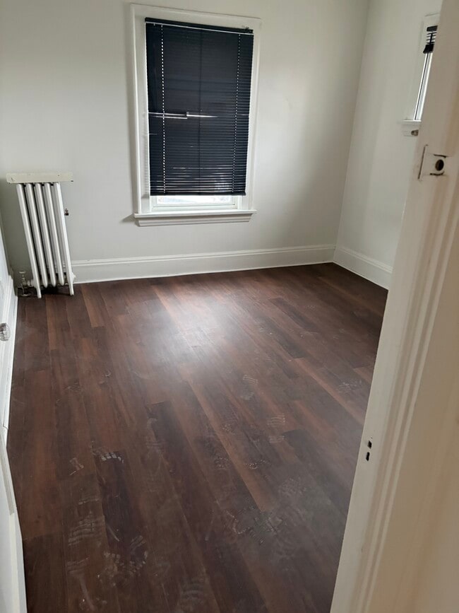 Building Photo - 13102 Bartlett Ave Unit 1