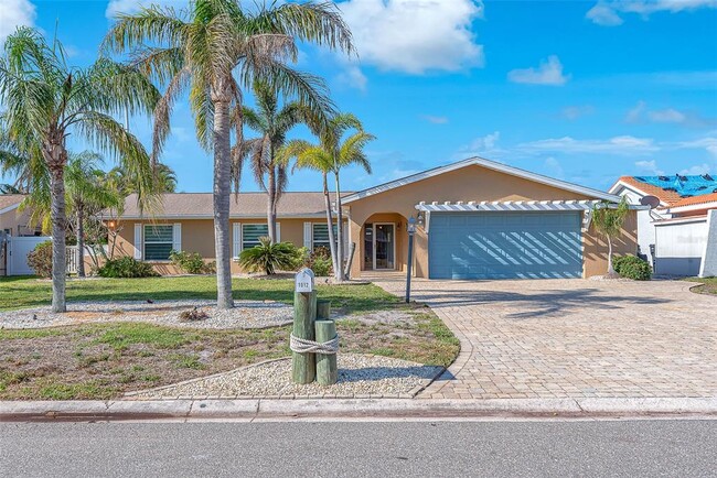 Building Photo - 1012 Spindle Palm Way