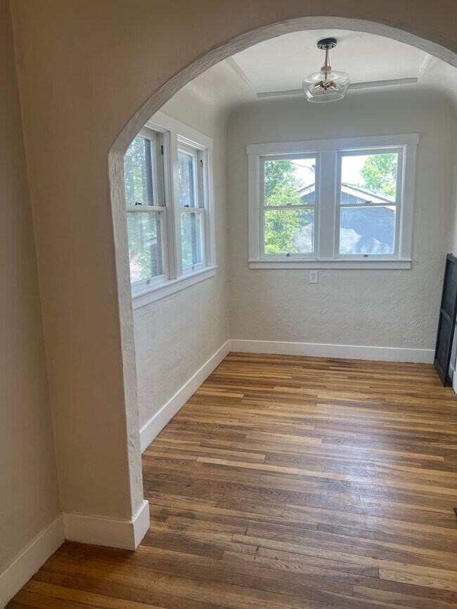 308 College Ct