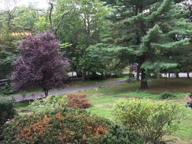 58 Quaker Bridge Rd