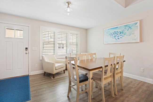 Photo - 128 Ashworth Ave Unit 313