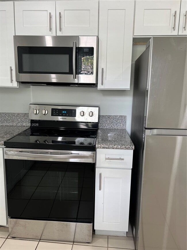 Photo - 325 SW 14th Ct Unidad C