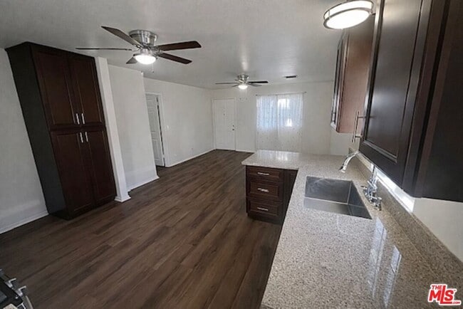 Photo - 2531 Manhattan Ave