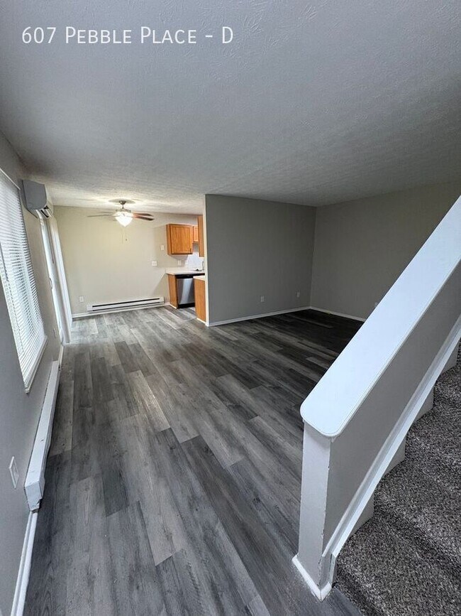 Photo - 607 Pebble Pl Dr Unidad D