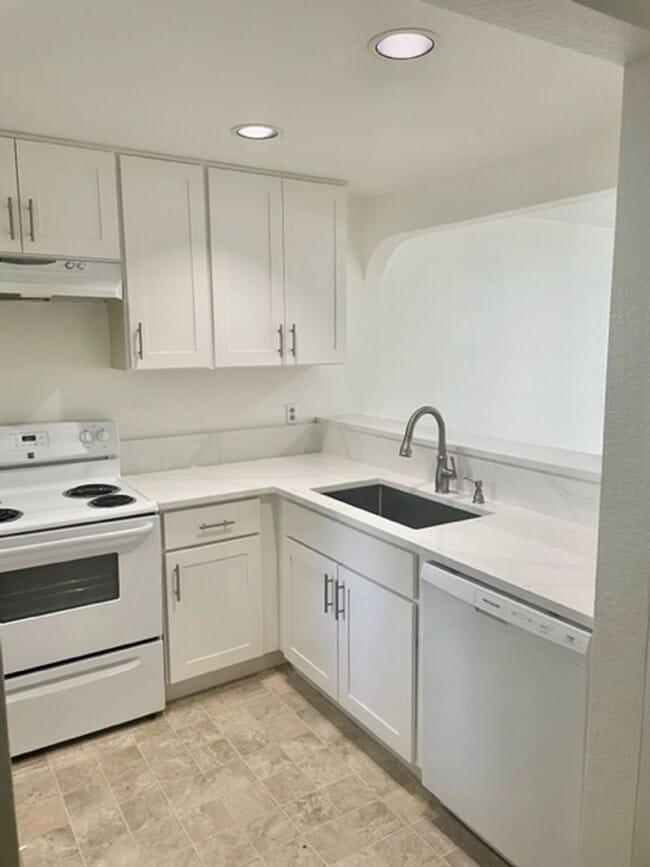 Photo - Location, Location, Location Prime Bellevue Condo with Private Balcony