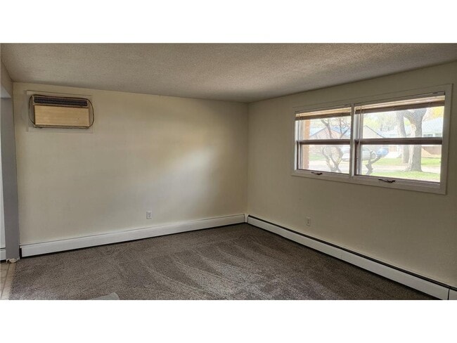 Photo - 1738 Hawthorne Ave E