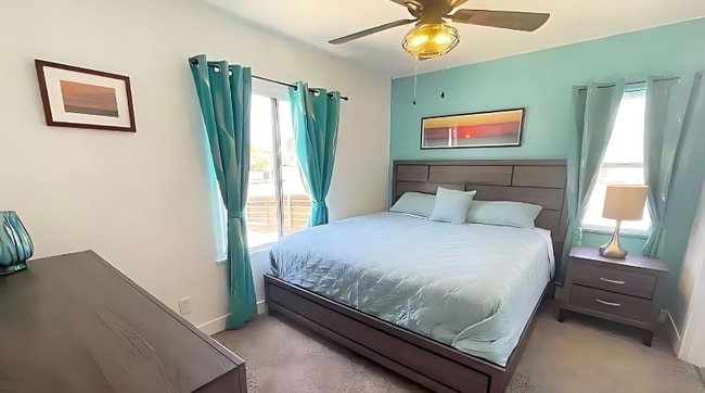 Photo - 3981 Ingraham St