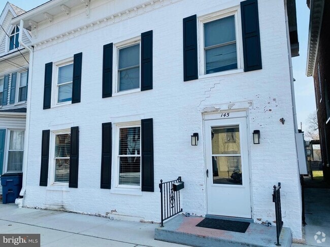 Building Photo - 145 N Carlisle St Unit B Rental