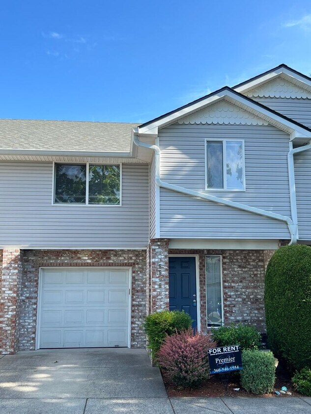 Photo - Remodeled 3 Bed Townhome Style Condo for Lease - 5546 NE 89th Ave