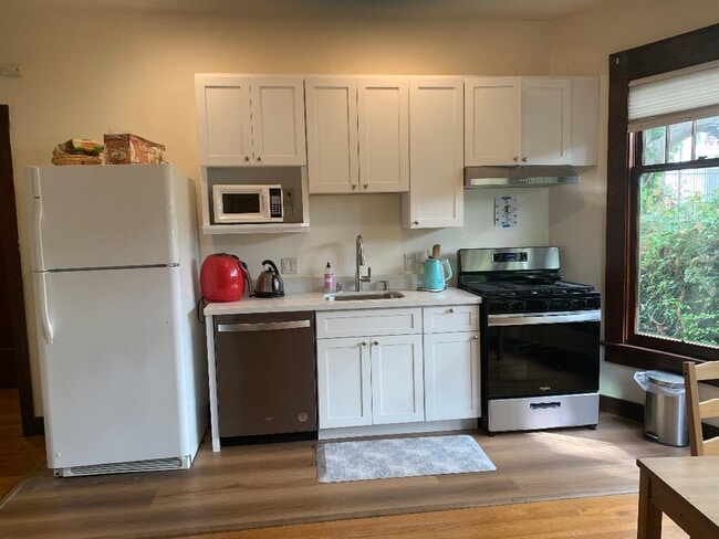 Photo - 2739 Dwight Way Unit A