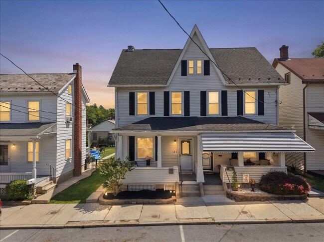 Photo - 315 2nd St