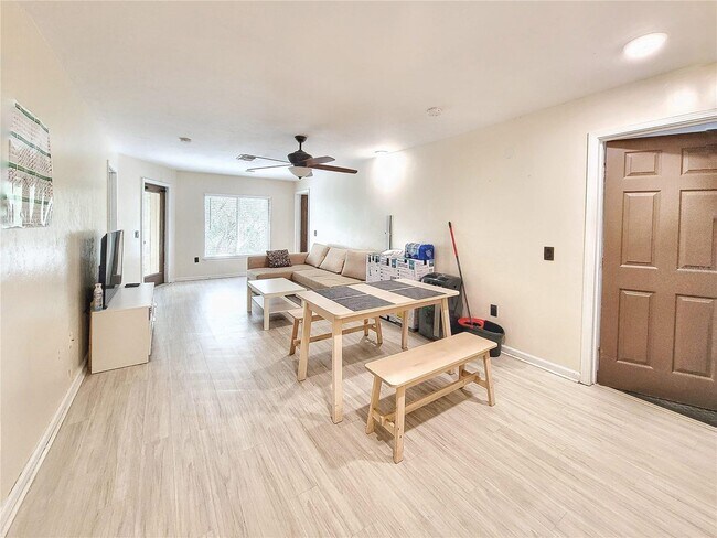 Photo - 4000 SW 23rd St Unidad 4-308