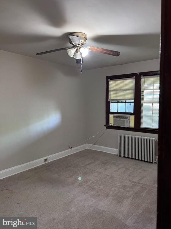 Building Photo - 1806 C St SE